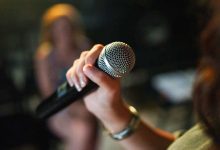 امرأة تطالب شريكها السابق بتعويض مالي بعد أن