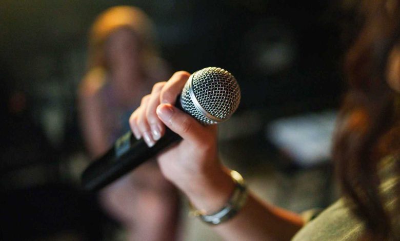 امرأة تطالب شريكها السابق بتعويض مالي بعد أن