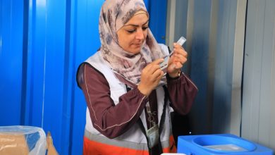 الهلال الأحمر يواصل رسالته الإنسانية.. حملة استدراكية لحماية أطفال غزة من الأمراض