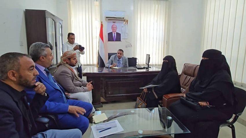 أمين العاصمة صنعاء يؤكد على أهمية دور المعلمات في مواصلة العملية التعليمية رغم التحديات