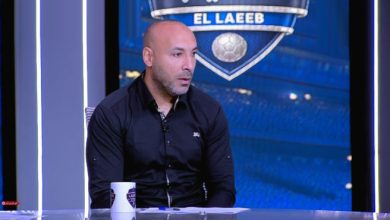 أيمن عبد العزيز يدافع عن نجم منتخب مصر بعد الهجوم عليه: "انتوا بتقيموا الناس إزاي"!