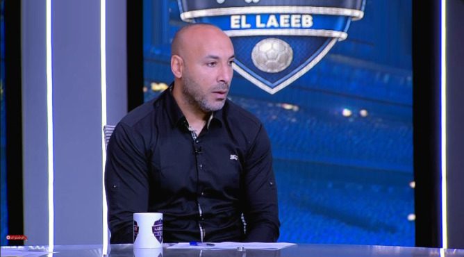 أيمن عبد العزيز يدافع عن نجم منتخب مصر بعد الهجوم عليه: "انتوا بتقيموا الناس إزاي"!