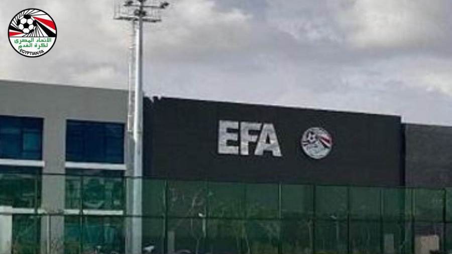 وصول ممثل الزمالك لمقر اتحاد الكرة لحضور الجمعية العمومية