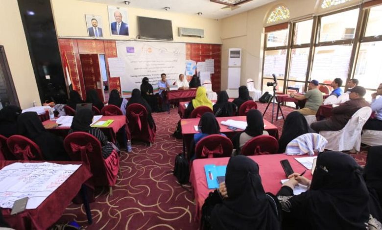 اتحاد نساء اليمن بمأرب يختتم دورة تأهيلية للقيادات النسوية