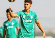 الرجاء الرياضي يحسم بيع المهدي المشخشخ إلى نادي باريس Fc الفرنسي