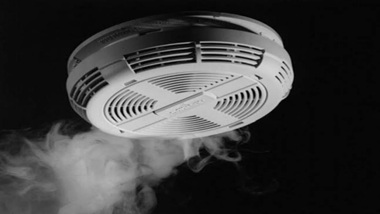 "الدفاع المدني" يؤكد أهمية كاشف الدخان في المباني