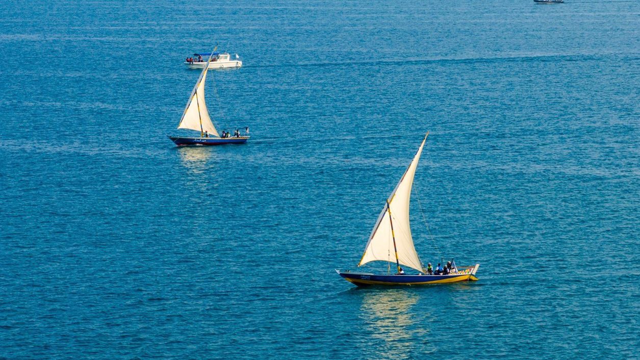 انطلاق النسخة الثانية من سباق البحر الأحمر للمراكب الشراعية