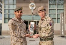 قائد القوات المشتركة يبحث تعزيز التعاون مع نظيره البريطاني