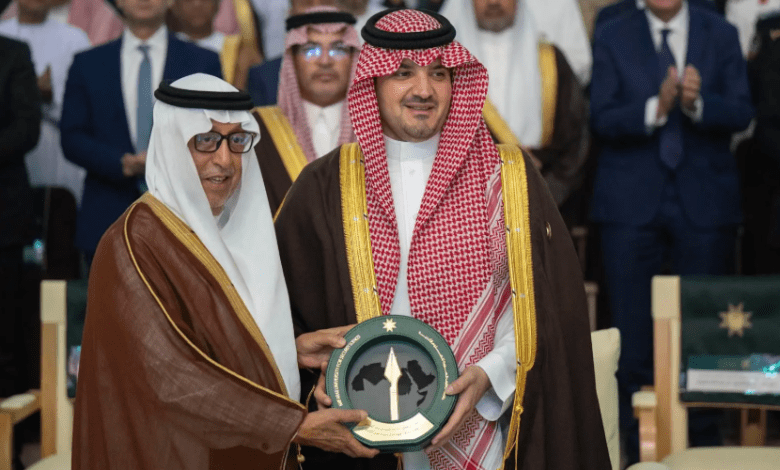 وزير الداخلية يرعى حفل تخريج 374 طالبًا بجامعة نايف للعلوم الأمنية