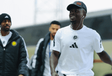 صور : وصول لاعبو النصر إلى الملعب 