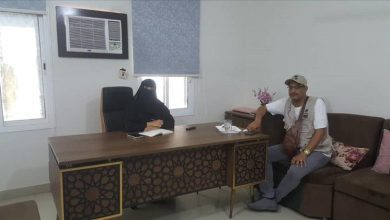 الحكيمي يناقش مع مؤسسة السمو لتنمية المرأة و الطفل كيفية مشاركة المؤسسة في قضايا المناصرة بالمكلا