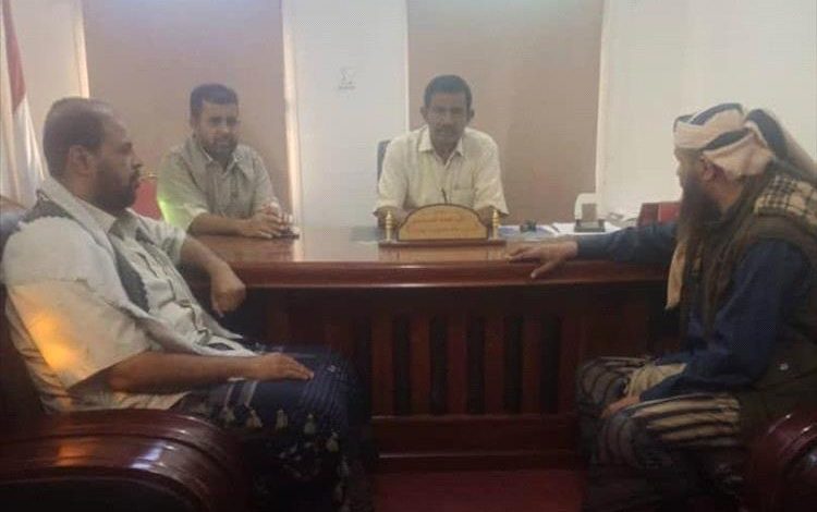 السلطة المحلية بمديرية مودية تجتمع مع الضابط الميداني لمنظمة كير لمناقشة مشروع الغذاء العالمي