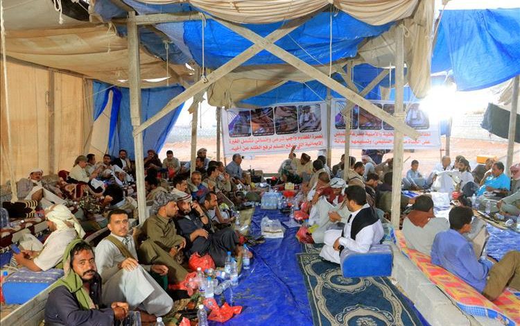 الغيضة.. الوكيل محمد معوضة يستقبل الشيخ محمد كده في مخيم الاعتصام بشأن قضية الطفل الجرادي