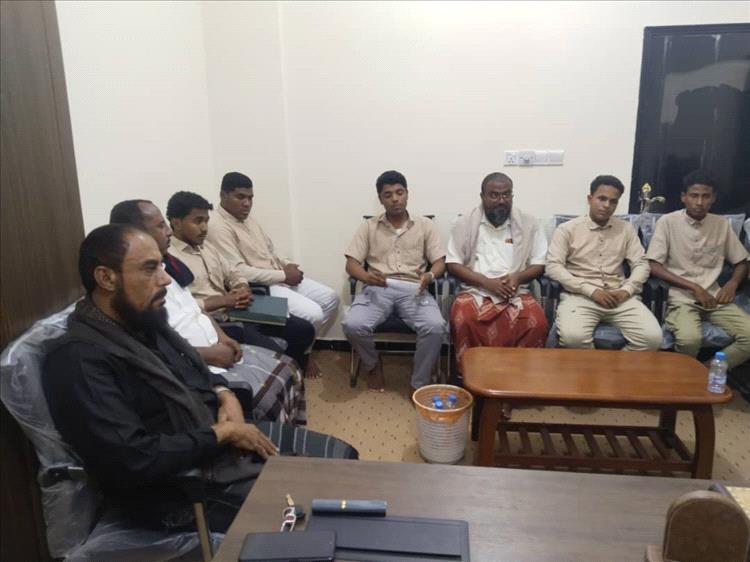 المجلس الطلابي بثانوية الفقيد سالم حسن يكرِّم مدير عام المسيلة تقديرًا لدعمه للأنشطة المدرسية