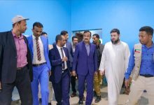 المحافظ بن الوزير يفتتح مخيم عمليات العيون بمستشفى شبوة العام