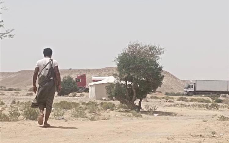 المنطقة العسكرية الثانية تكشف ملابسات اعتراض قواطر وقود في مديرية رَسب وتؤكد ملاحقة المتورطين