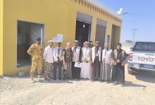 المهرة.. منظمة توب بايو والمؤسسة المحلية للمياه يبحثان تعزيز مشاريع الإمداد المائي