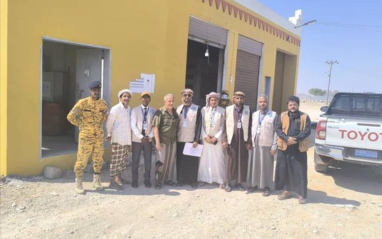 المهرة.. منظمة توب بايو والمؤسسة المحلية للمياه يبحثان تعزيز مشاريع الإمداد المائي