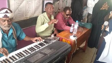 بامطيرة والبصير يشرفان على بروفات حفل الأغنية الثورية الوطنية بمجمع الفتح للبنات بخنفر