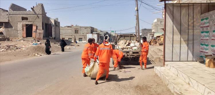 بتوجيهات محافظ أبين.. تدشين حملة نظافة شاملة بمدينة شقرة الساحلية