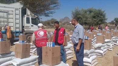 بدعم من اللجنة الدولية للصليب الأحمر.. جمعية هلال الضالع توزع سلال غذائية بمديرية الضالع
