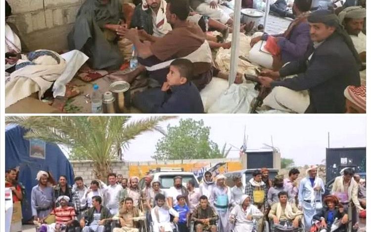 جرحى مأرب يواصلون اعتصامهم لليوم الثالث مطالبين بصرف رواتبهم المتوقفة