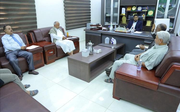 رئيس جامعة المهرة يترأس اجتماع اللجنة الإشرافية العليا لمتابعة تأهيل البرامج الأكاديمية للاعتماد البرامجي