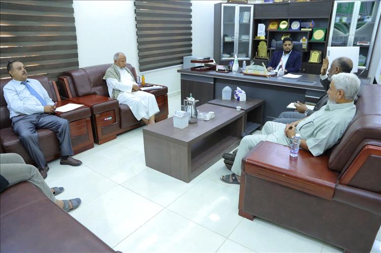 رئيس جامعة المهرة يترأس اجتماع اللجنة الإشرافية العليا لمتابعة تأهيل البرامج الأكاديمية للاعتماد البرامجي