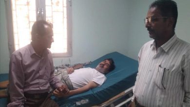 زيارة اطمئنان على صحة الصحفي صادق حمامة بعد إجراءه عملية جراحية في العمود الفقري