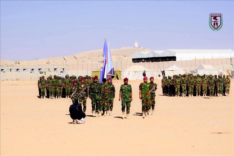 قوات دفاع شبوة تحتفل بتخريج اللواء الثامن واستعراض جاهزيته القتالية