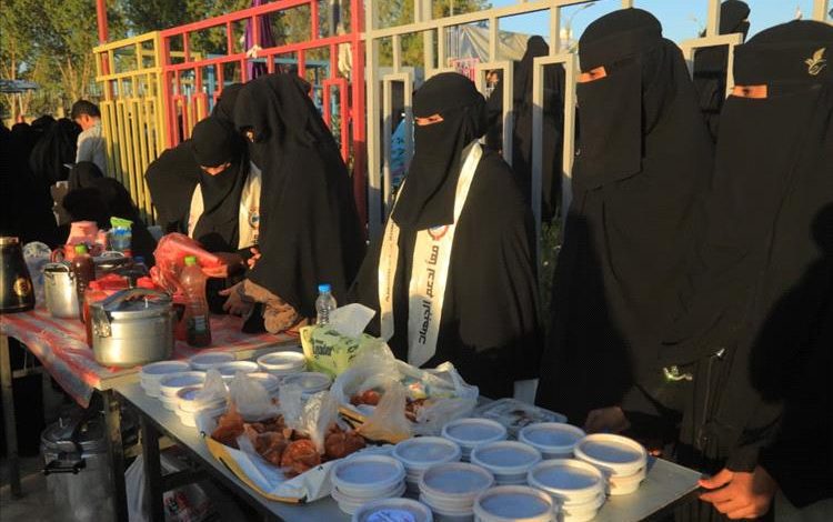 مأرب.. مؤسسة وطن تقيم مهرجانًا نسائيًا لدعم حملة "دفء الشتاء" للمرابطين