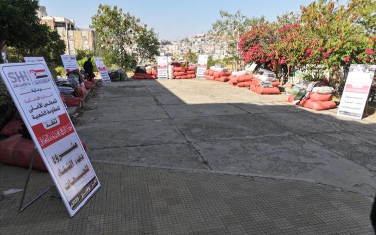 مؤسسة الشيخ حمود سعيد المخلافي تنفّذ مشروع "دفء الشتاء للجبهات" في تعز