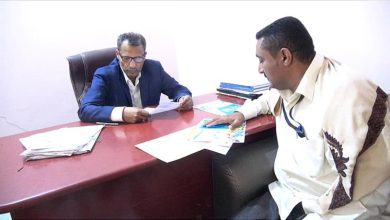 محافظ أبين يثني على جهود مؤسسة "تراحم" الإنسانية في خدمة المجتمع