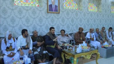 محافظ المهرة يلتقي وكيل محافظة ذمار لمتابعة قضية مقتل الطفل "همام" الجرادي