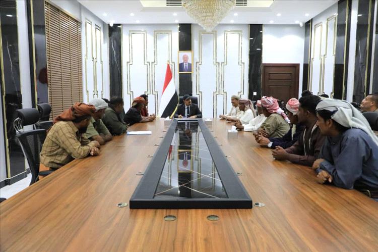 محافظ حضرموت الأستاذ مبخوت بن ماضي يلتقي أعيان منطقة "رسب" بمديرية ساه لبحث الاحتياجات الخدمية والتنمية