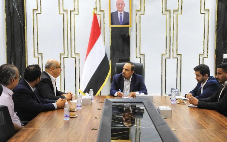 محافظ حضرموت يبحث مع وفد منظمة اليونيسكو تعزيز التعاون في حماية التراث الثقافي