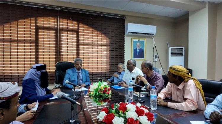 محافظ لحج يناقش الاستعدادات النهائية لإشهار الخطة التنموية الشاملة للمحافظة 2026 – 2030