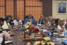 محافظ لحج يناقش تقارير التعليم الفني والأشغال العامة ويؤكد الالتزام بالإصلاحات الاقتصادية