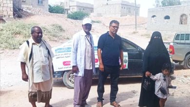 مدير التثقيف ومديرة الصحة الانجابية يتفقدان سير العمل لنشاط الايصالي التكاملي بمديرية الغيضة بالمهرة