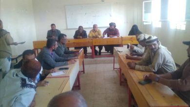 مدير تربية لودر يلتقي برؤساء الاقسام والموجهين لمناقشة التحديات والارتقاء بالتعليم