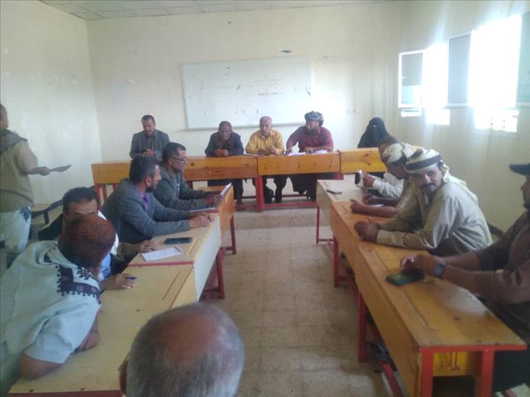 مدير تربية لودر يلتقي برؤساء الاقسام والموجهين لمناقشة التحديات والارتقاء بالتعليم