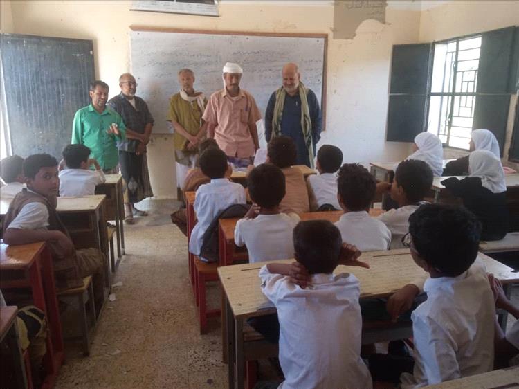 مدير مكتب التربية والتعليم بمودية يواصل زياراته الميدانية لمدارس المديرية