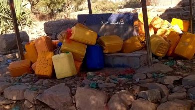 من قلب قرية  السرافي تقرير يوثق رحلة الماء الشاقة ومعاناة الأهالي