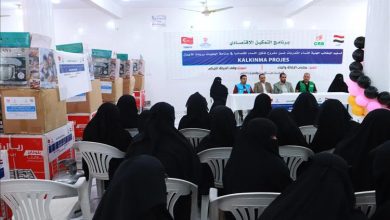 منتدى الإغاثة والبناء يسلم حقائب مهنية للمتدربات ضمن مشروع التمكين الاقتصادي في مأرب