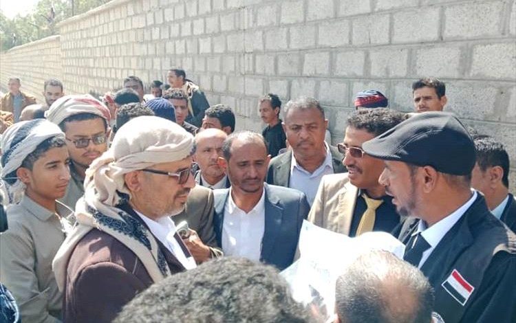 نقابة المحامين بمأرب تتضامن مع الجرحى المعتصمين وتعلن تشكيل فريق قانوني لمساندتهم حتى انتزاع حقوقهم