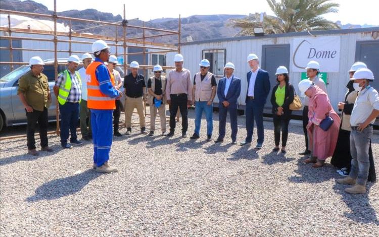 وفد البنك الدولي يطلع على سير العمل في مشروع محطة ضخ المياه بمنطقة البرزخ