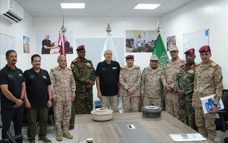 وفد عسكري رفيع المستوى يزور مقر «مسام» في ميدي