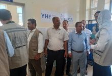 وفد من السفارة الهولندية يتفقد عددا من المنشآت الصحية بمديرية الضالع