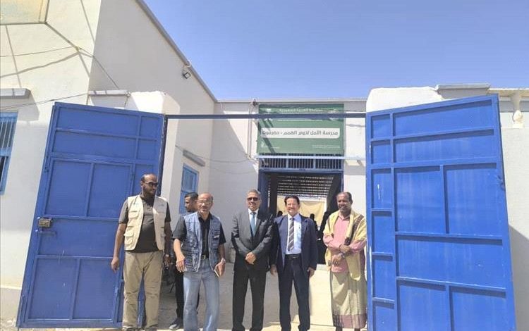 وفد وزارة التربية يتفقد مشروع الوجبة المطهية بالمطبخ المدرسي في مديرية تريم بحضرموت