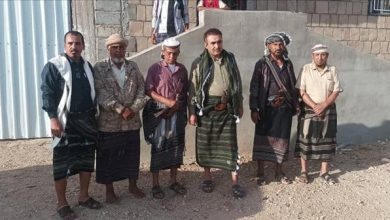 وكيل أبين الجنيدي وعدد من القيادات يقدمون واجب العزاء لأسرة الشهيد البطل عبدالله مقبل القومي